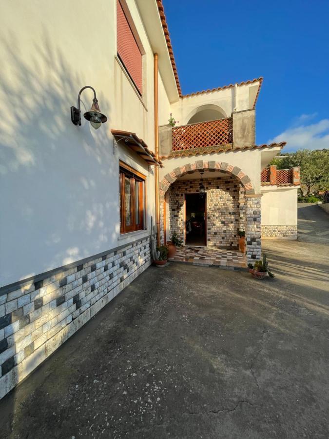 מסה לוברנסה Loren House, Relaxing Location With Seaview מראה חיצוני תמונה