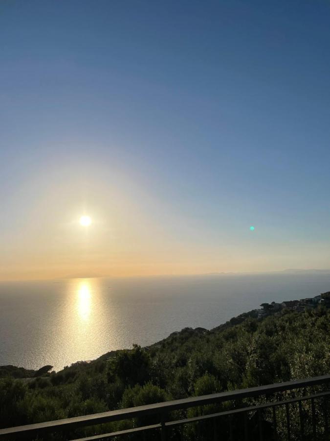 מסה לוברנסה Loren House, Relaxing Location With Seaview מראה חיצוני תמונה